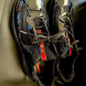 Prada shoes for women or men only wore twice